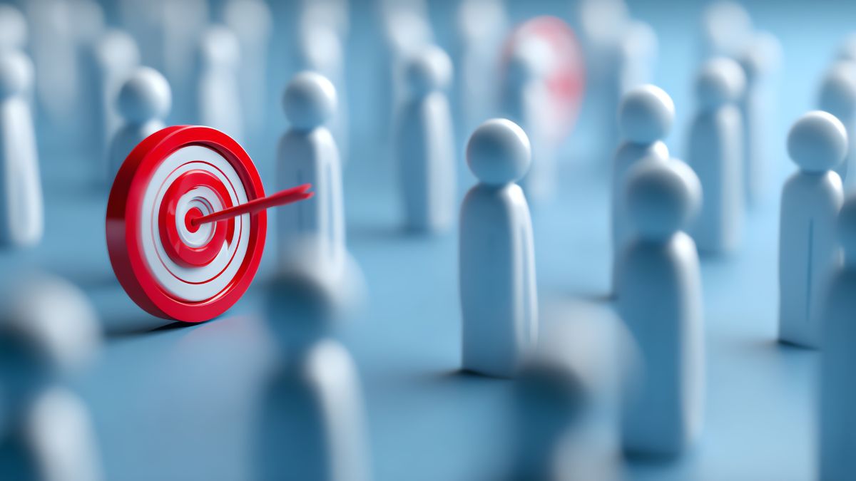Target board among figures symbolizing tight local targeting for physio clinic Meta ads