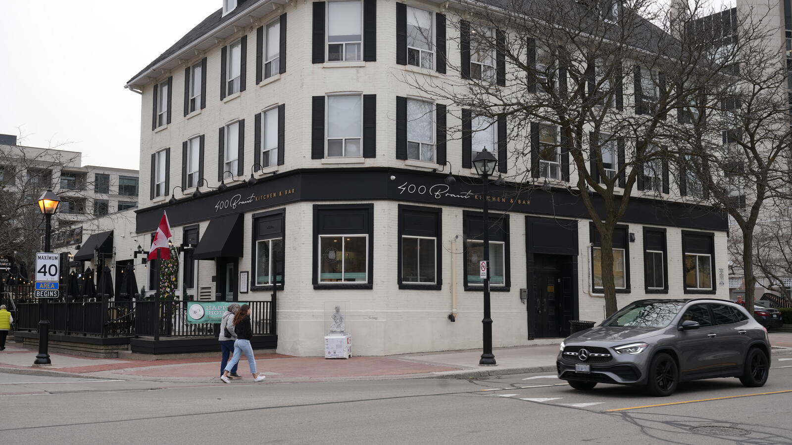 400-brant-street-kitchen-and-bar-burlington-halton-small-business-restaurant-front