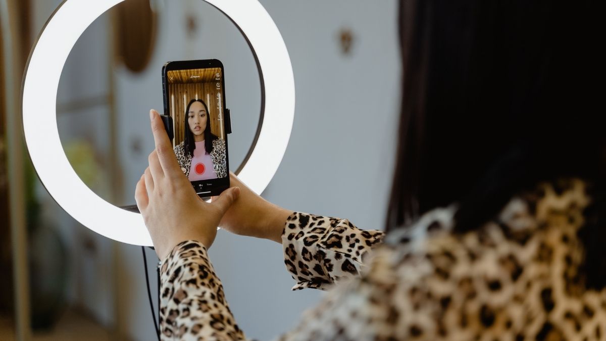 2026-social-media-trends-short-form-video-and-digital-engagement-for-clinics