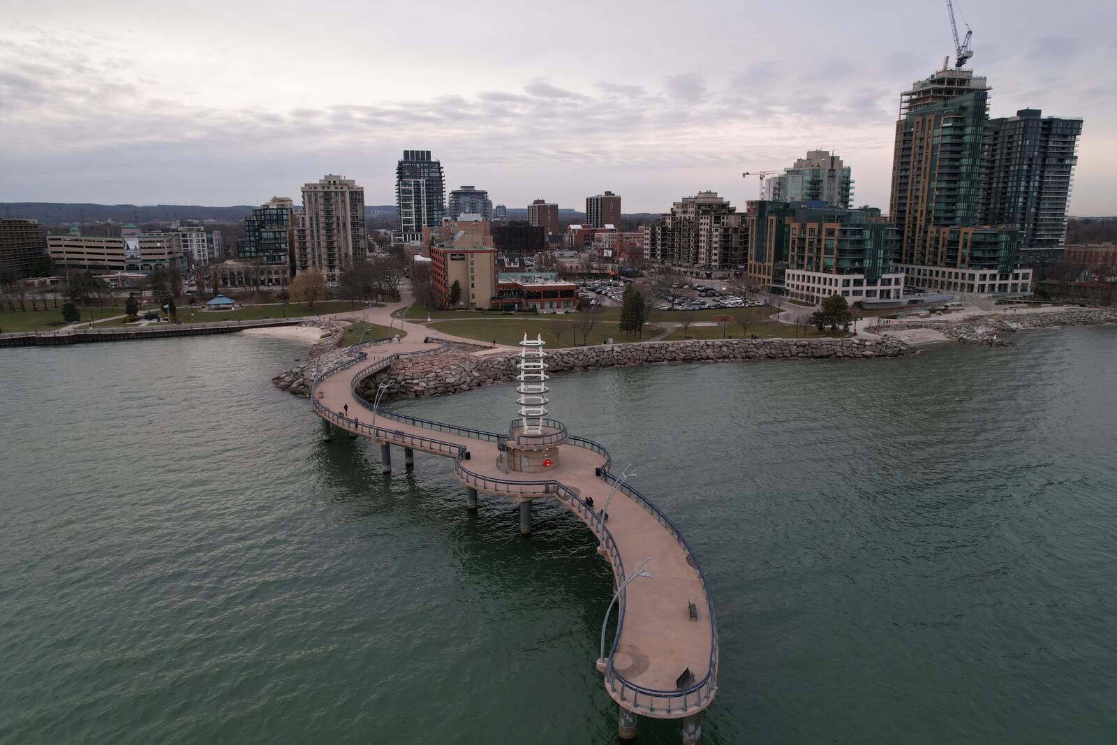 burlington-waterfront-pier-halton-region-small-business-district-aerial-view